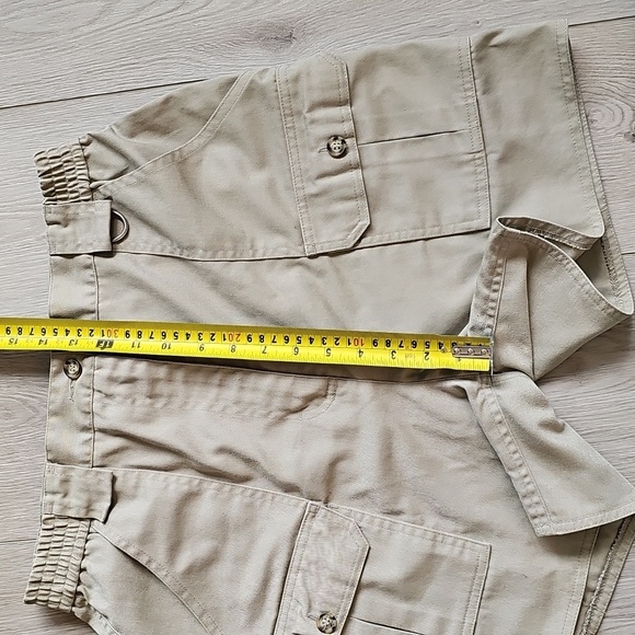 Vintage Tilley Endureables High Waisted Khaki Cargo Shorts, *Vintage Size 12 - Picture 7 of 15
